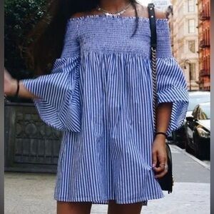 Zara women’s XS off the shoulder smocked mini dress blue & white stripe like new